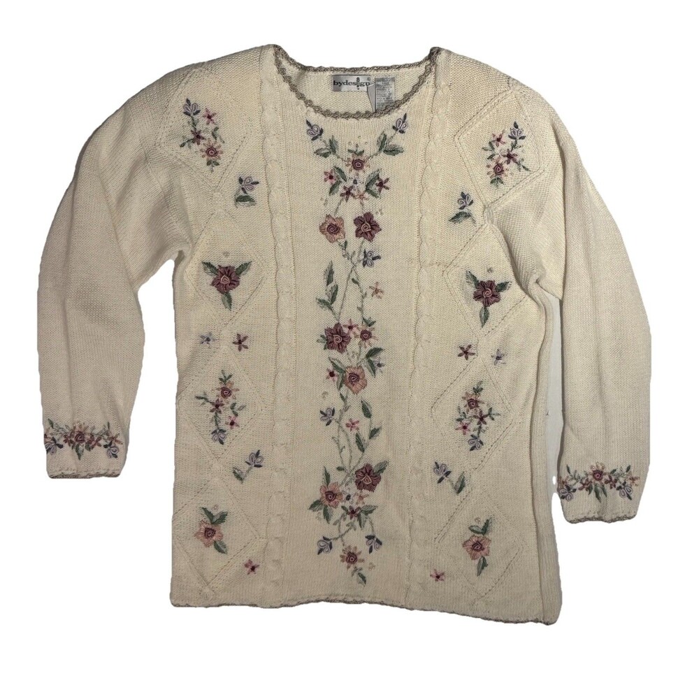 Vintage Ivory Women's Sweater Knit Floral Embroidered Scalloped Hem SM Cottage
